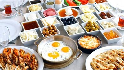 وجبات الفطور بين الغرب والعرب.. تعرف على التفاصيل
