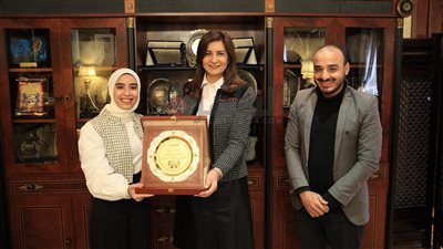 نبيلة مكرم: أرفع القبعة للمصريين في الخارج لدعم الدولة بمختلف قضاياها.. وأوقفنا الهجرة غير الشرعية | حوار