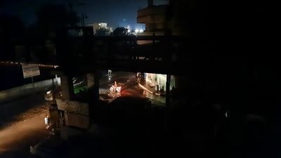 بسبب الأسلاك المكشوفة.. انقطاع التيار بعدد من أحياء ملوي في المنيا نتيجة الأمطار | صور 