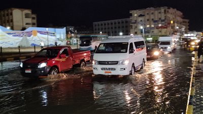 بسبب سوء الأحوال الجوية.. غلق عدة طرق بالبحر الأحمر