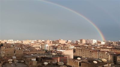 7 ألوان مبهجة.. قوس قزح يزين سماء سوهاج │ صور 
