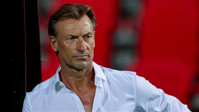 اتحاد الكرة السعودي يكشف حقيقة رحيل رينارد عن تدريب المنتخب