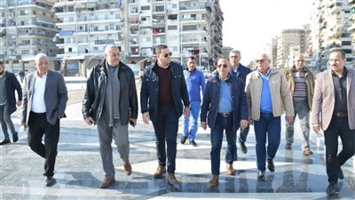 محافظ بورسعيد والأمين العام للمجلس الأعلى للآثار يتفقدان ساحة مصر | صور 