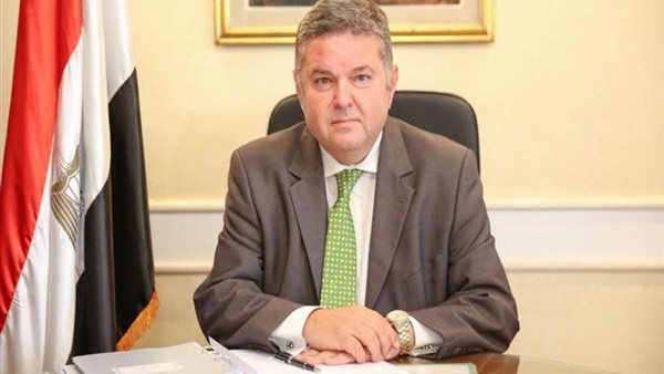 هشام توفيق وزير قطاع