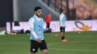 سفير مصر بالكاميرون: المنتخب تعهد بتحقيق الفوز على غينيا بيساو.. وهذا موعد عودة أكرم توفيق للقاهرة