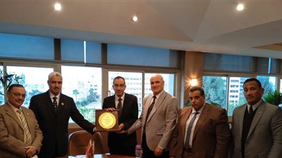 ننشر أبرز ما جاء في اجتماع مجلس إدارة مركز جامعة الفيوم الاجتماعي