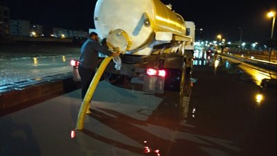 محافظ كفر الشيخ: استمرار جهود رفع مياه الأمطار ليلا مشيدًا بالعاملين | صور