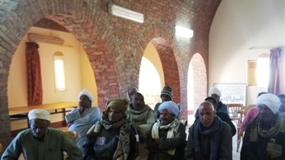 أشرف عطية يوجه بسرعة الانتهاء من رصد مطالب واحتياجات قرى مركز أسوان