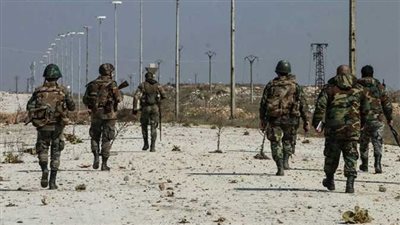 داعش ينفذ أولى عملياته في العام الجديد.. قصف صاروخي يستهدف 25 عسكريا سوريا بالبادية