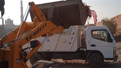 رفع 110 طن قمامة من شوارع قرى سمسطا ببني سويف