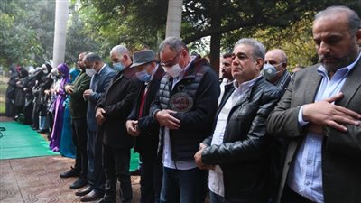 محمود الخطيب أول المشاركين في جنازة الراحل إبراهيم حجازي 