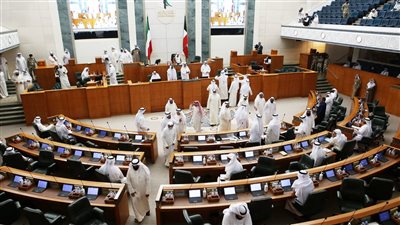 مجلس الأمة الكويتي يناقش سحب الثقة من وزير الدفاع في الحكومة الجديدة