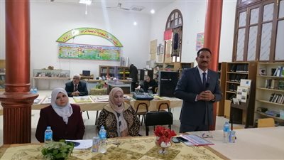 مدير تعليم الجيزة يعقد اجتماعا مع رؤساء الكنترولات وموجهي المواد 