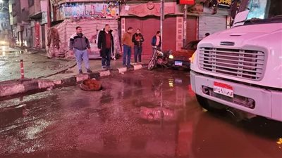  رئيس حي غرب أسيوط: شفط المياه وكحت الشوارع عقب هطول الأمطار لتسيير الحركة المرورية