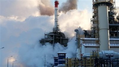 اندلاع حريق في أكبر مصفاة نفط مستقلة بروسيا