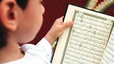 تجنّب الضرب واهتم بالتحفيز.. أشهر المحفظين بالمنوفية يقدم طريقة تسهِّل على الأطفال حفظ القرآن | فيديو