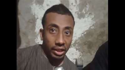 نيران الثأر تُجبر 3 أشقاء على الاختباء بمنزلهم منذ 4 سنوات بقنا.. ووالدتهم: بشتغل وبصرف عليهم | بث مباشر 