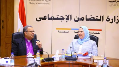 وزيرة التضامن الاجتماعي تستقبل رئيس الطائفة الإنجيلية في مصر