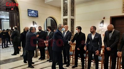 بدء عزاء الكاتب الصحفي إبراهيم حجازي وزكريا عزمي أول الحضور