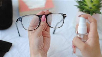 بخاخات تنظيف النظارات تتسبب في الإصابة بالسرطان | دراسة 