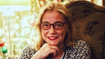 اعتزلت الفن مرتين وتزوجت 3 مرات.. محطات في حياة مها أبو عوف | بث مباشر