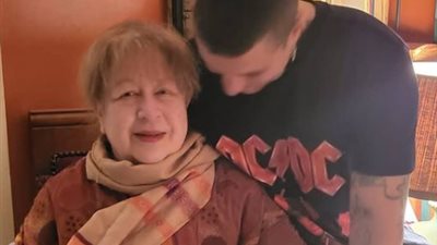 رفقة نجلها.. الظهور الأول لـ سمية الألفي بعد استئصالها ورما سرطانيا | صور