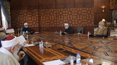 الأزهر يهنئ الدكتور حسن الشافعي على جائزة الملك فيصل العالمية لخدمة الإسلام 2022