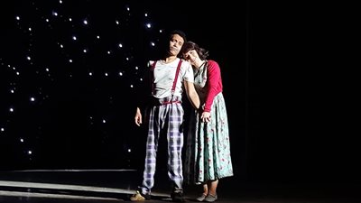 بمسرح كامل العدد.. حلم جميل يحقق نجاحا كبيرا في ثاني أيامه بـ قنا