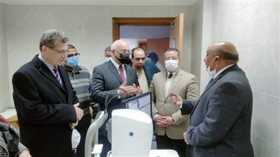 رئيس جامعة بنها يتابع سير العمل وأعمال التجديدات بالمستشفى الجامعي 
