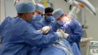 الرعاية الصحية: نجاح جراحة ميكروسكوبية دقيقة لاستئصال ورم عميق ببطينات المخ بمجمع الإسماعيلية الطبي