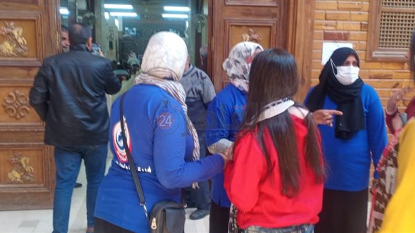 الفرق الطبية داخل