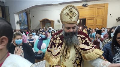 على الأرض السلام وبالناس المسرة.. المئات يؤدون قداس الميلاد المجيد بالشرقية