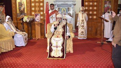 بحضور المحافظ.. الأنبا باخوميوس يترأس قداس عيد الميلاد بمقر الكاتدرائية بدمنهور | صور 