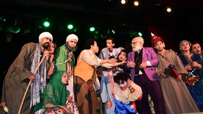 محافظ قنا: إقبال الأسر على مسرحية حلم جميل يؤكد على ارتفاع الوعي لديهم