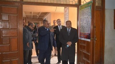 نائب رئيس جامعة الأزهر للوجه القبلي يتابع الانتهاء من تجهيز مقار لجان الامتحانات