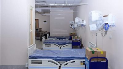 تركيب 13 جهازًا طبيًا ومفرمة للنفايات بمستشفى سوهاج الجامعي الجديد| صور