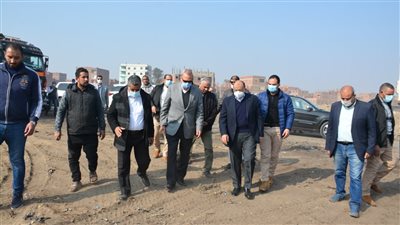 وزير التنمية المحلية: تركيب كاميرات مراقبة لضبط أي سيارة تلقي مخلفات هدم 