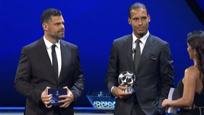 فان دايك: توجت بجائزة الأفضل في أوروبا بفضل زملائي (فيديو)