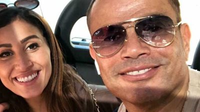 شاهد شقيقة هنا وحلا شيحة الصغرى مع عمرو دياب ودينا الشربيني (صورة)