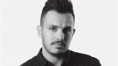 الموزع أحمد إبراهيم يكشف تفاصيل تعرضه لحادث أمام الاستوديو وحالته الصحية