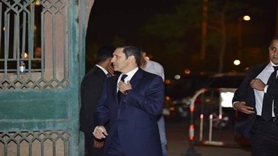 علاء مبارك وإبراهيم محلب ومحمد فؤاد فى عزاء والدة أحمد نظيف