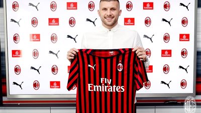 ميلان يتعاقد مع ريبيتش قادمًا من فرانكفروت فى صفقة تبادلية