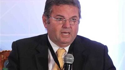 وزير قطاع الأعمال يكشف خطة مضاعفة صادرات مصر من الدواء لـ10 أضعاف (فيديو)