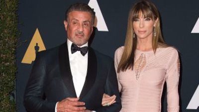 رومانسية ما بعد السبعين.. سيلفستر ستالون يدعو زوجته إلى عشاء رومانسي بلندن