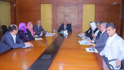 وزير النقل يتابع آخر المستجدات الخاصة بتفعيل جهاز تنظيم النقل البري الداخلي والدولي