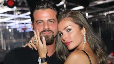 بـسمكة.. هكذا احتفلت نيكول سابا بعيد ميلاد زوجها يوسف الخال (صور)