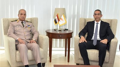 بعد زيارة رسمية لقبرص.. وزير الدفاع يعود إلى أرض الوطن (فيديو)