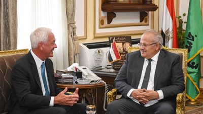 توقيع اتفاقية تعاون بين جامعة القاهرة ونظيرتها الأمريكية بنسيلفانيا للتدريب المشترك (صور)