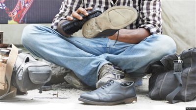 تعالى بيع وخد فلوس كتير.. ضبط ماسح أحذية متهم بالاتجار فى الأعضاء البشرية بوسط البلد