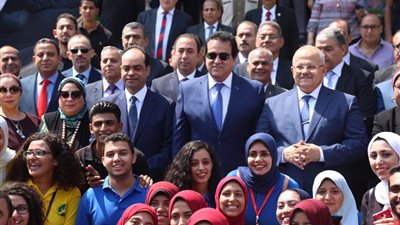 وزير التعليم العالي يشارك فى افتتاح العام الجامعى الجديد بجامعة القاهرة (صور)